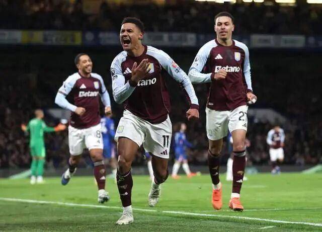 开云体育入口-切尔西横扫阿森纳，法比尼奥统治全场